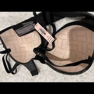 New Victoria Secret Strapless Bra Size 34B